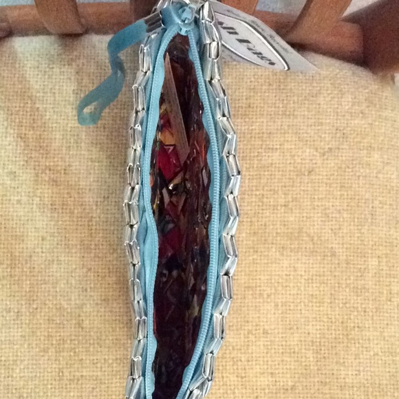 Brand new clutch, tags still on - Picture 3 of 3